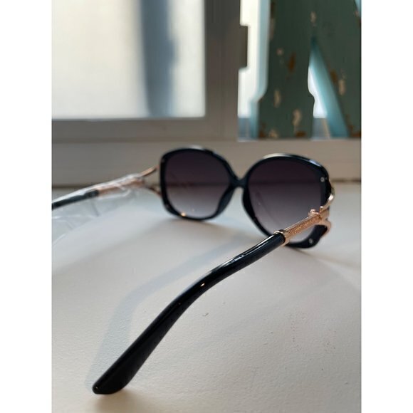 Don\'t Catch Feelings Round Frame‎ Temple Design Sunglasses Black main image 5